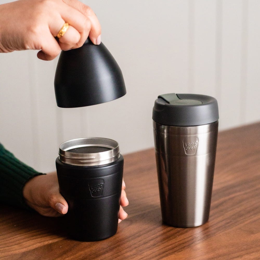 KeepCup-Traveller-Nitro_Gloss-L-16oz-table.jpg